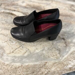 Munro women Black shoes with Classic design